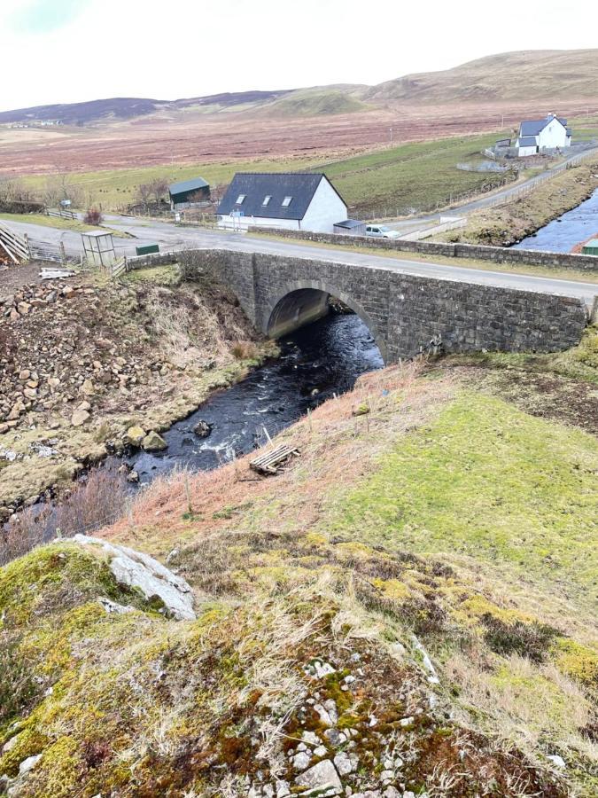 Вилла The Bridge Self Catering Kilmaluag Экстерьер фото